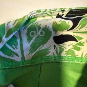 ALO Yoga Green Leaf Print Leggings